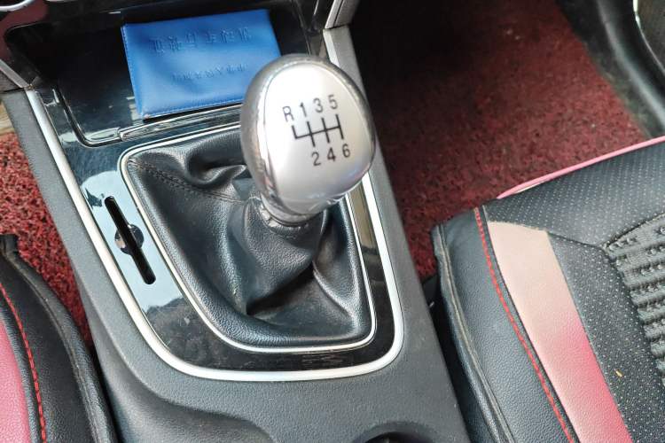 Used Leopaard CS10 2015 2.0T Manual Fashion Edition Gear Lever