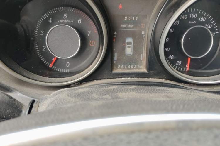 Used Leopaard CS10 2015 2.0T Manual Excellence Edition Odometer Close Up