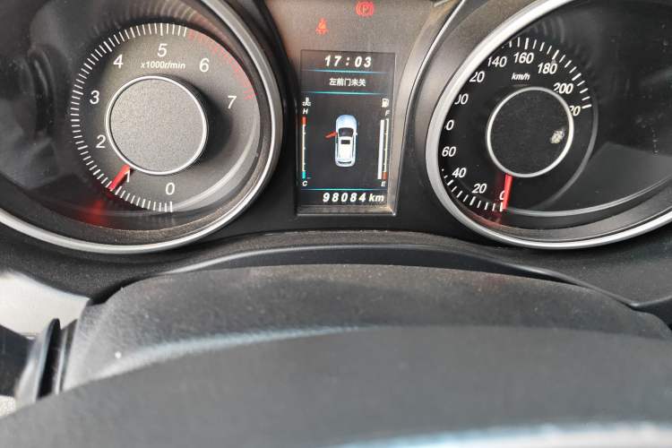 Used Leopaard CS10 2015 2.0T Manual Fashion Edition Odometer Close Up
