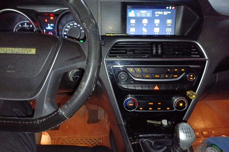 Used Leopaard CS10 2015 2.0T Manual Fashion Edition Audio And AC Panel