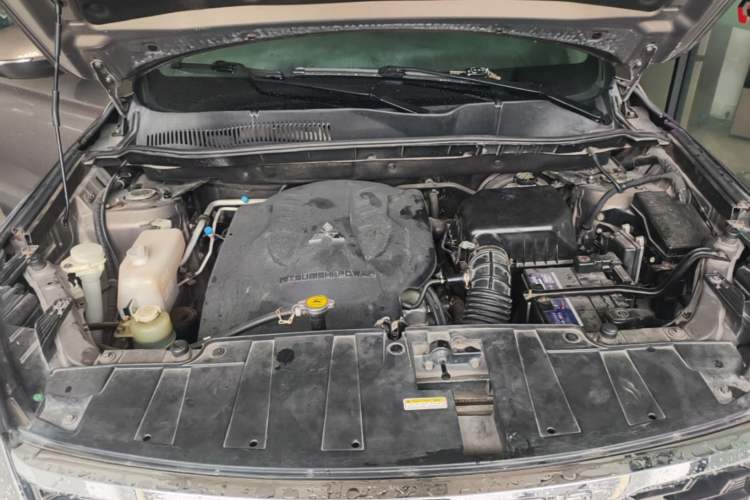 Used Leopaard CS10 2015 2.0T Manual New Generation Trim Engine Bay
