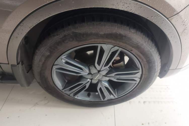 Used Leopaard CS10 2015 2.0T Manual New Generation Trim Right Front Wheel Hub