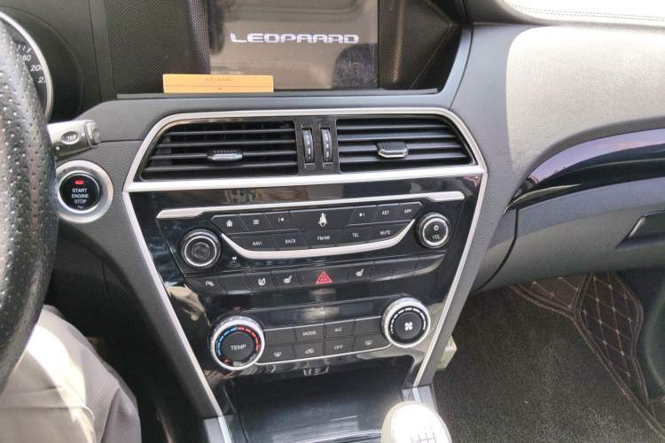 Used Leopaard CS10 2015 2.0T Manual Supreme Edition Audio And AC Panel