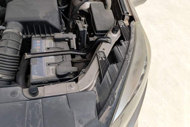 Used Leopaard CS10 2015 2.0T Manual Supreme Edition Engine Bay Left