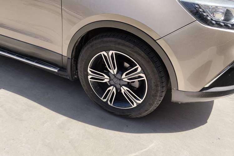 Used Leopaard CS10 2015 2.0T Manual Supreme Edition Right Front Wheel Hub