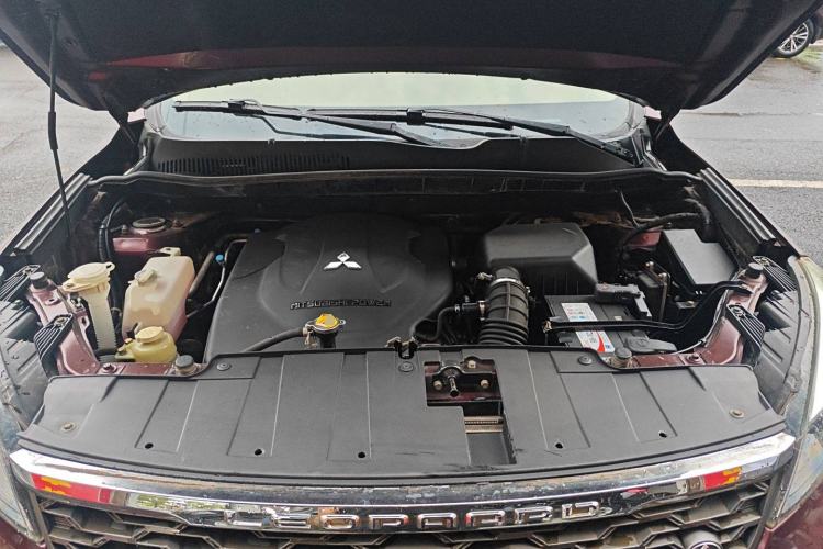 Used Leopaard CS10 2015 2.0T Manual Fashion Edition Engine Bay