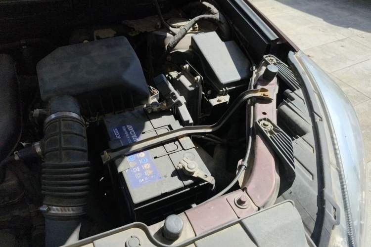 Used Leopaard CS10 2015 2.0T Manual Excellence Edition Engine Bay Left