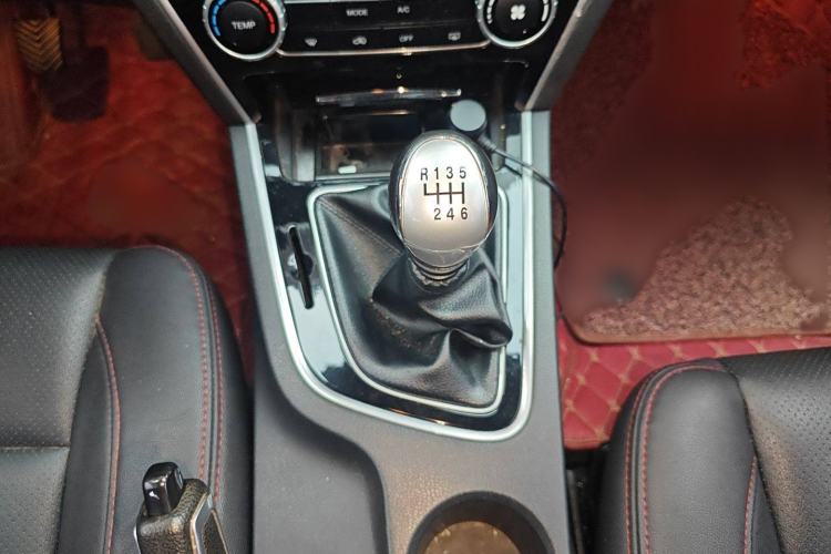 Used Leopaard CS10 2015 2.0T Manual Fashion Edition Gear Lever