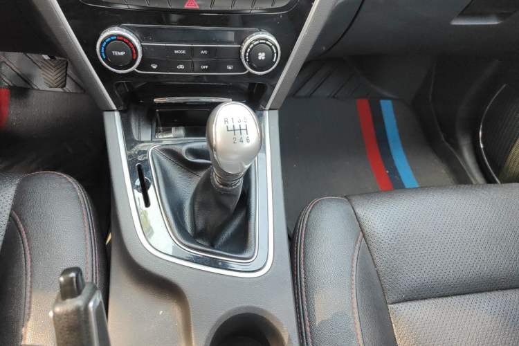 Used Leopaard CS10 2015 2.0T Manual Fashion Edition Gear Lever