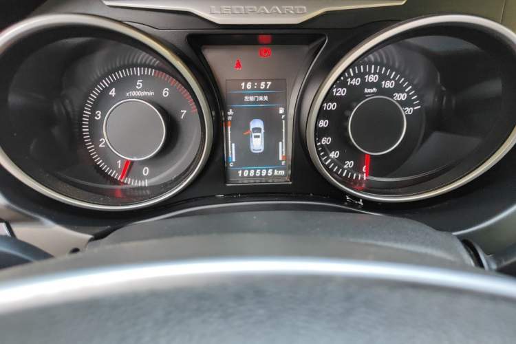 Used Leopaard CS10 2015 2.0T Manual Fashion Edition Odometer Close Up