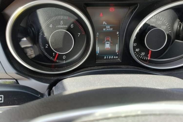 Used Leopaard CS10 2015 2.0T Manual Excellence Edition Odometer Close Up