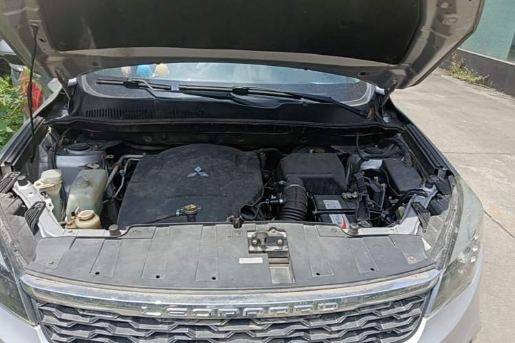 Used Leopaard CS10 2015 2.0T Manual Excellence Edition Engine Bay