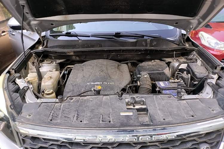 Used Leopaard CS10 2015 2.0T Manual Excellence Edition Engine Bay