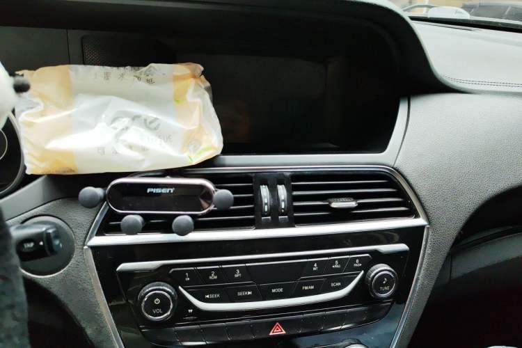 Used Leopaard CS10 2015 2.0T Manual New Generation Trim Audio And AC Panel