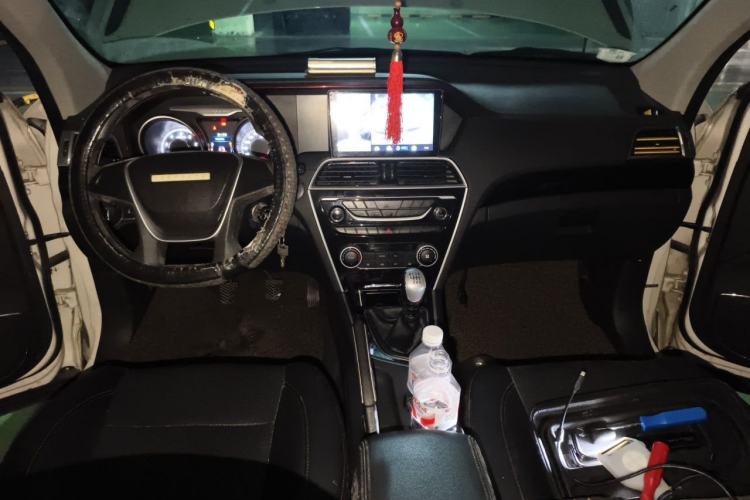 Used Leopaard CS10 2015 2.0T Manual Fashion Edition Center Console