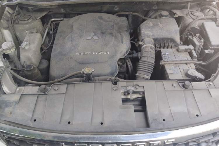 Used Leopaard CS10 2015 2.0T Manual Excellence Edition Engine Bay