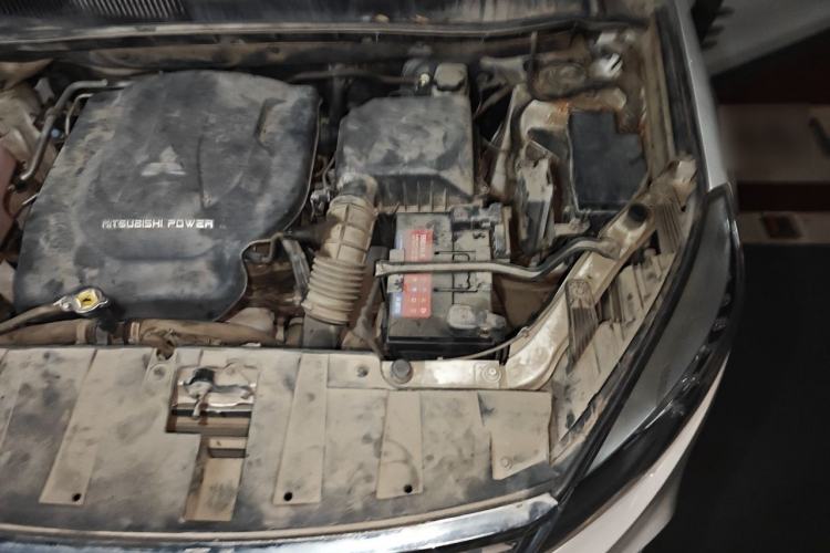 Used Leopaard CS10 2015 2.0T Manual Excellence Edition Engine Bay Left