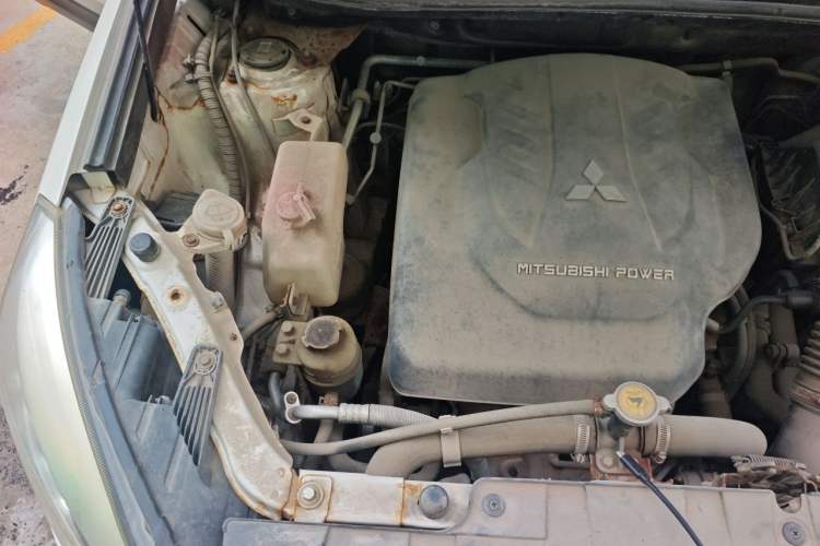 Used Leopaard CS10 2015 2.0T Manual Excellence Edition Engine Bay Right