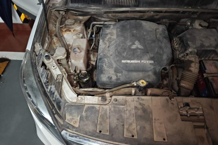 Used Leopaard CS10 2015 2.0T Manual Excellence Edition Engine Bay Right