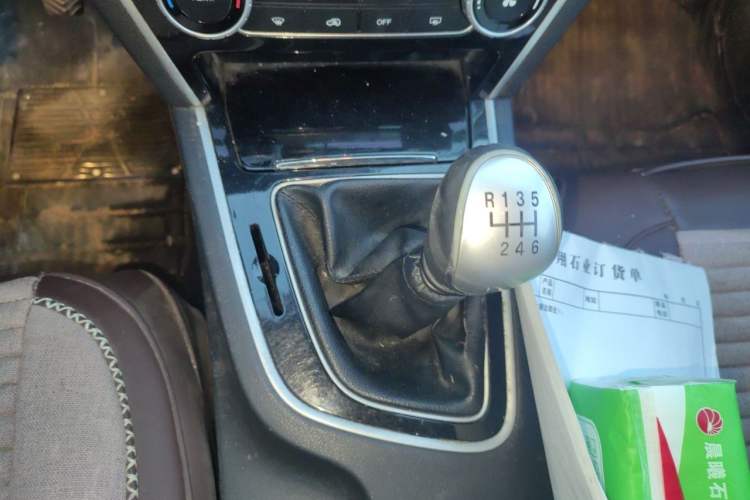 Used Leopaard CS10 2015 2.0T Manual Supreme Edition Gear Lever