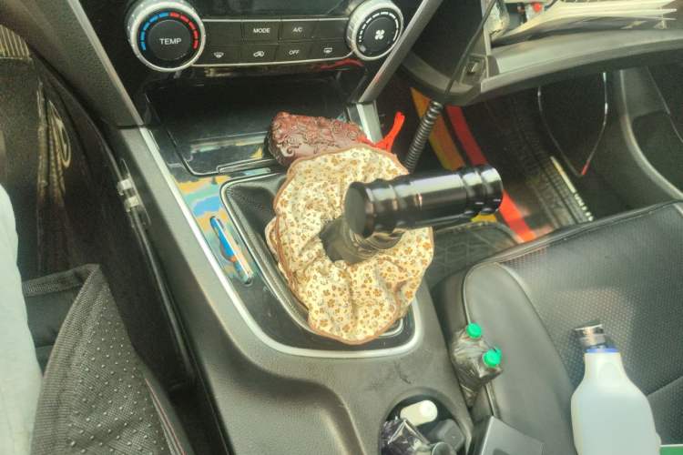 Used Leopaard CS10 2015 2.0T Manual Supreme Edition Gear Lever