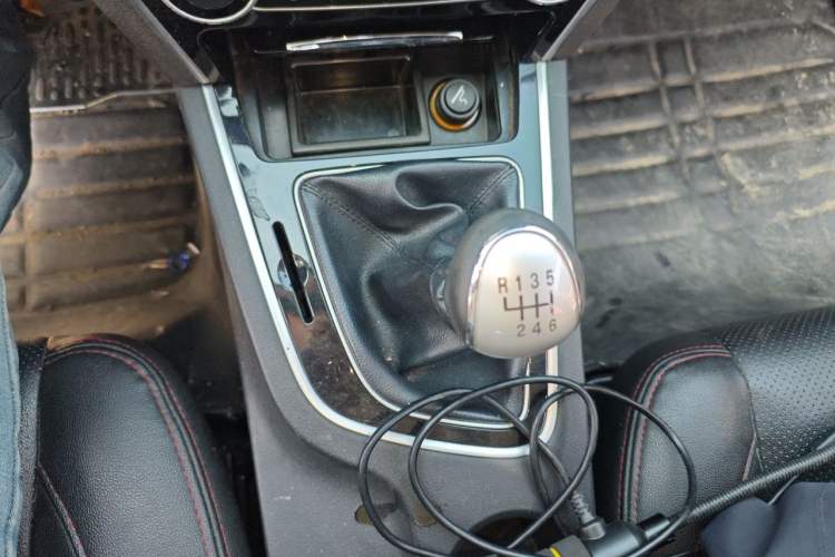 Used Leopaard CS10 2015 2.0T Manual Fashion Edition Gear Lever