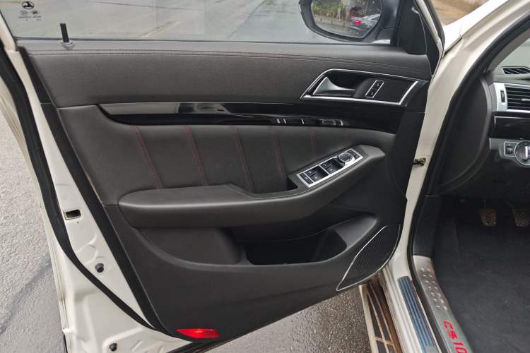 Used Leopaard CS10 2015 2.0T Manual New Generation Trim Interior 6