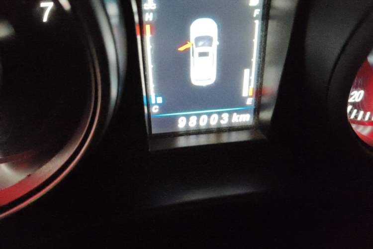 Used Leopaard CS10 2015 2.0T Manual Fashion Edition Odometer Close Up
