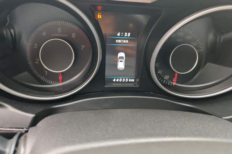 Used Leopaard CS10 2015 2.0T Manual New Generation Trim Odometer Close Up