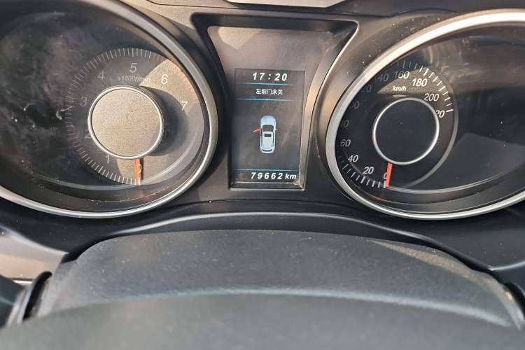 Used Leopaard CS10 2015 2.0T Manual Supreme Edition Odometer Close Up