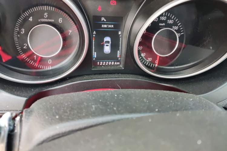 Used Leopaard CS10 2015 2.0T Manual Excellence Edition Odometer Close Up