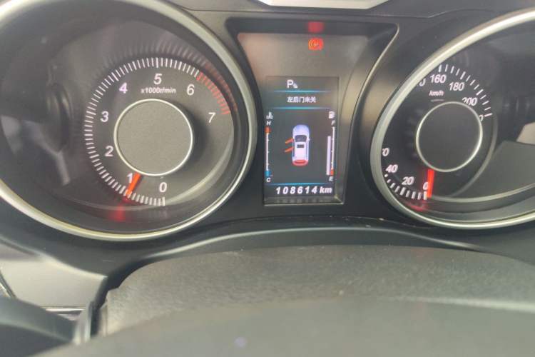Used Leopaard CS10 2015 2.0T Manual Supreme Edition Odometer Close Up
