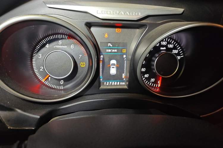 Used Leopaard CS10 2015 2.0T Manual Excellence Edition Odometer Close Up
