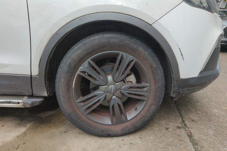 Used Leopaard CS10 2015 2.0T Manual New Generation Trim Right Front Wheel Hub