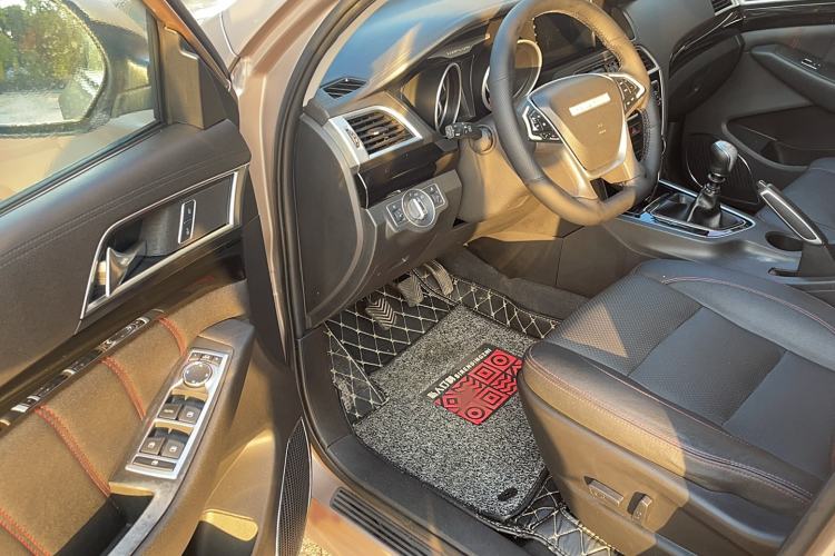 Used Leopaard CS10 2015 2.0T Manual Supreme Edition Interior 2