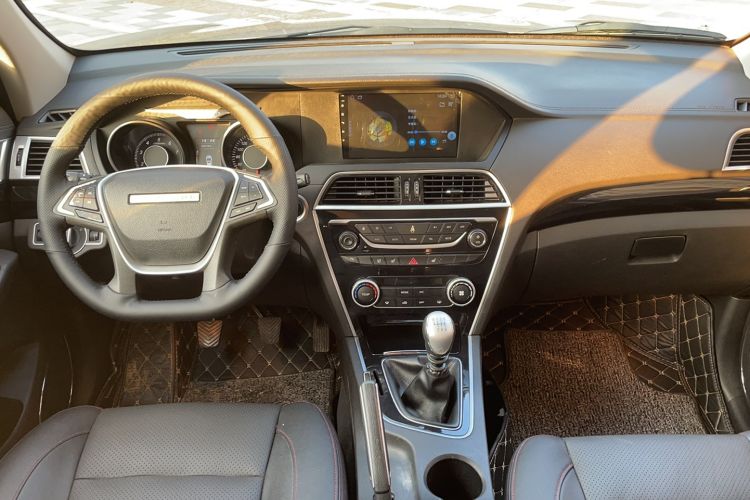 Used Leopaard CS10 2015 2.0T Manual Supreme Edition Interior 3
