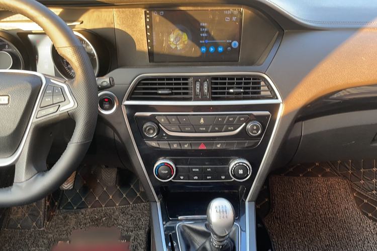 Used Leopaard CS10 2015 2.0T Manual Supreme Edition Interior 5