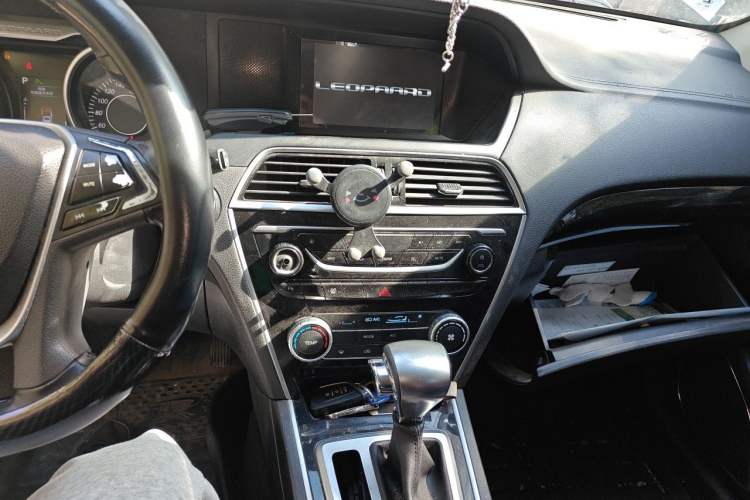 Used Leopaard CS10 2016 2.0T Automatic Luxury Version Audio And AC Panel