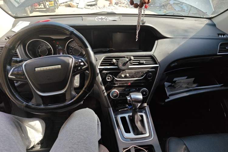 Used Leopaard CS10 2016 2.0T Automatic Luxury Version Center Console