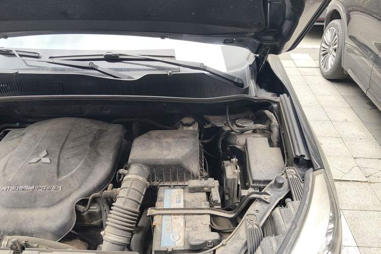Used Leopaard CS10 2016 2.0T Manual Excellence Edition Engine Bay Left