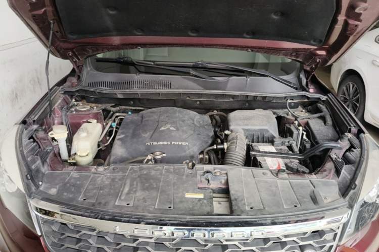 Used Leopaard CS10 2016 2.0T Automatic Luxury Version Engine Bay