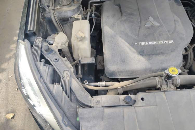 Used Leopaard CS10 2016 2.0T Manual Excellence Edition Engine Bay Right