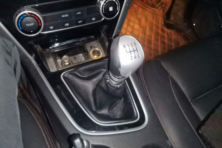 Used Leopaard CS10 2016 2.0T Manual Fashion Edition Gear Lever