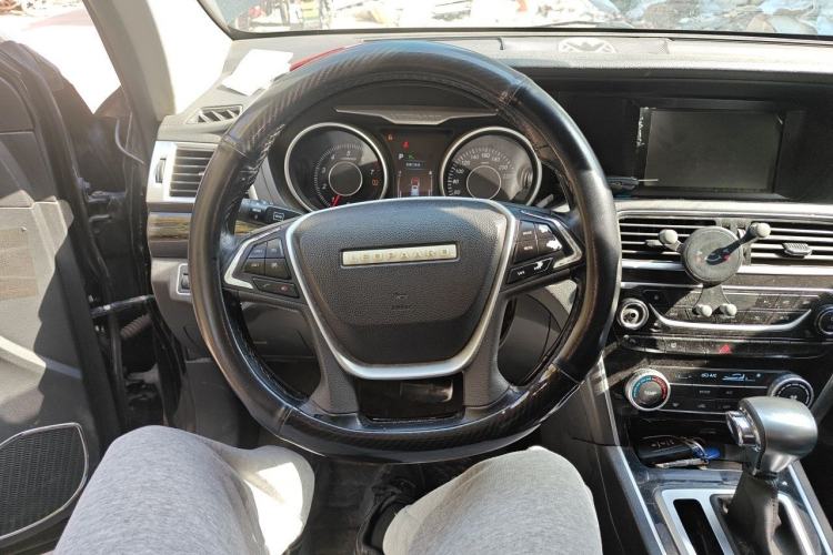 Used Leopaard CS10 2016 2.0T Automatic Luxury Version Steering Wheel