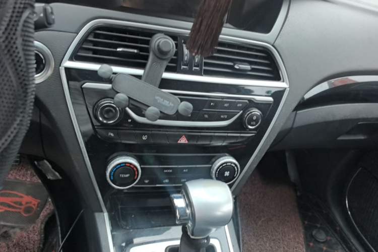 Used Leopaard CS10 2016 2.0T Automatic Luxury Version Audio And AC Panel
