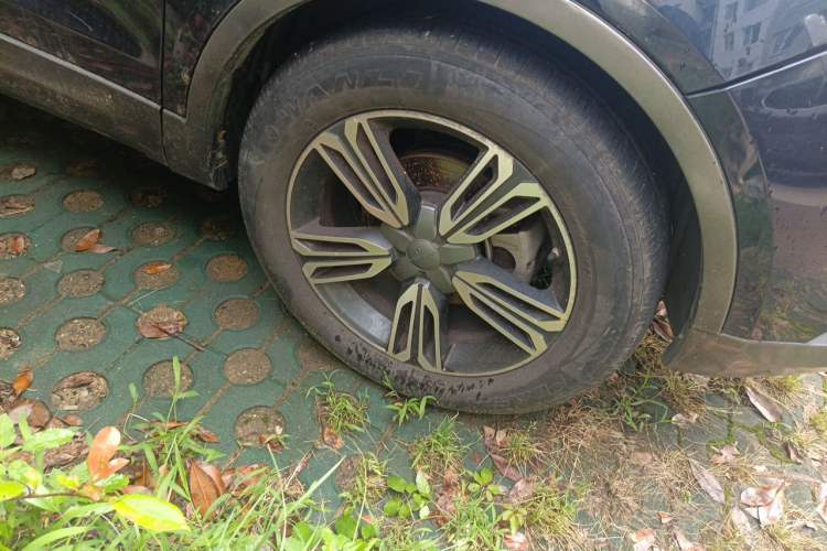 Used Leopaard CS10 2016 2.0T Automatic Luxury Version Right Front Wheel Hub