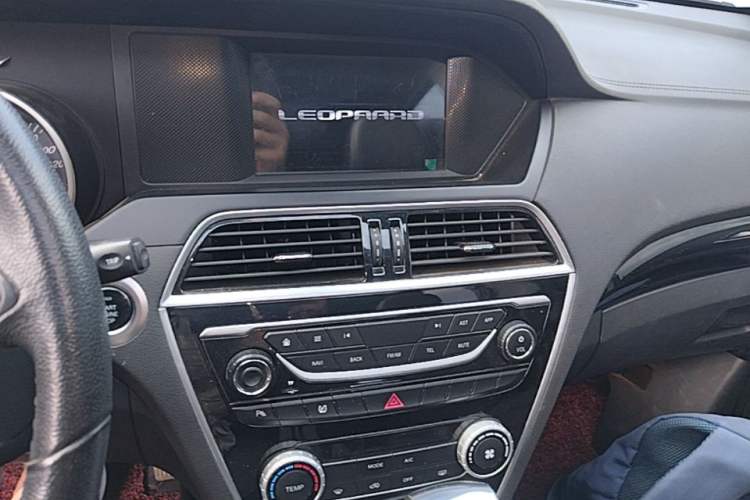 Used Leopaard CS10 2016 2.0T Automatic Luxury Version Audio And AC Panel