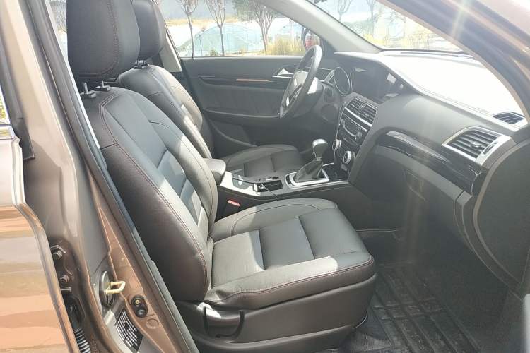 Used Leopaard CS10 2016 2.0T Automatic Luxury Version Right Front Seat