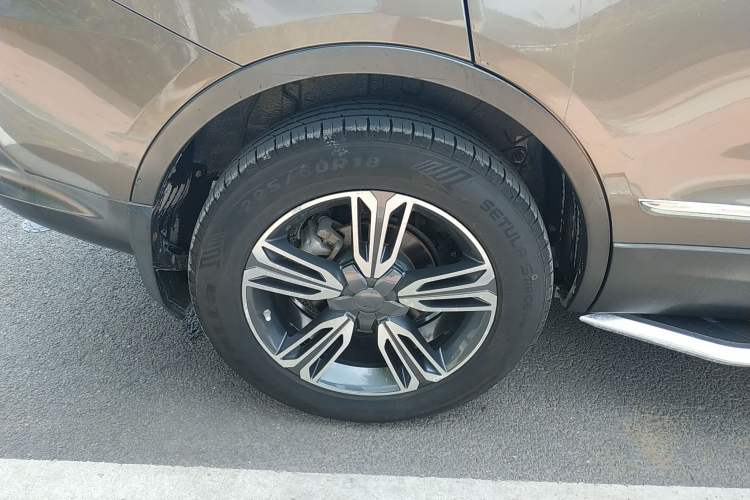 Used Leopaard CS10 2016 2.0T Automatic Luxury Version Right Rear Wheel Hub