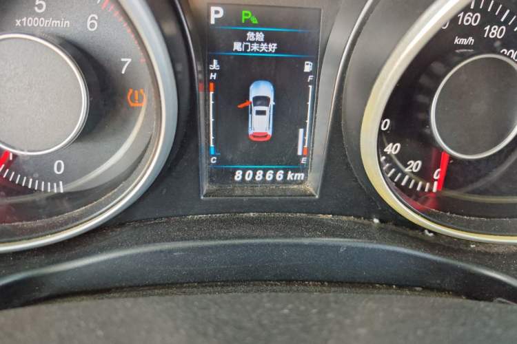 Used Leopaard CS10 2016 2.0T Automatic Luxury Version Odometer Close Up